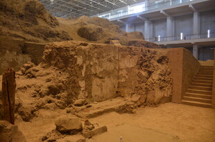 古代遗址内部景象