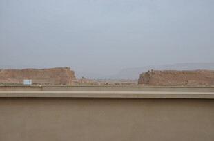 荒漠中的土垣景观