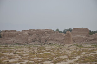 荒凉古遗址景观