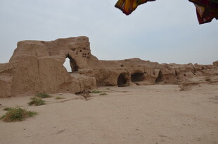 沙漠中的古老遗迹