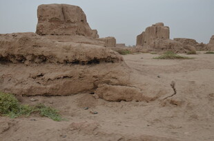 沙漠中的古老遗迹