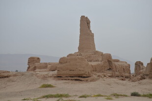 沙漠中的古老遗迹