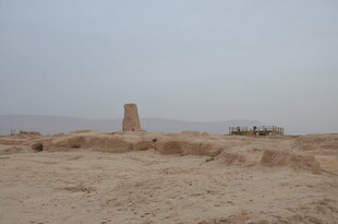 沙漠中的古老遗迹