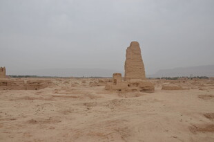 沙漠中的古老遗迹