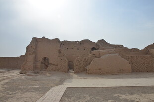 古老土筑建筑遗迹