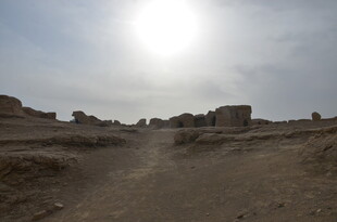 沙漠中的古老遗迹