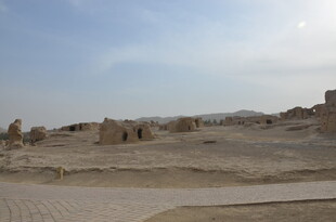 沙漠中的古老遗迹景观