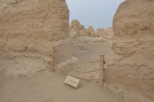 古老沙漠遗迹景观