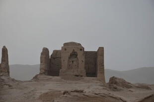 沙漠中的古老遗迹