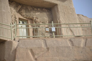 古老石窟建筑景观