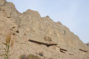 沙漠中的古老建筑遗迹