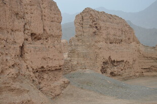 沙漠中的奇特岩石景观