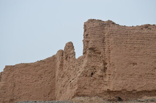 古老土城墙遗迹