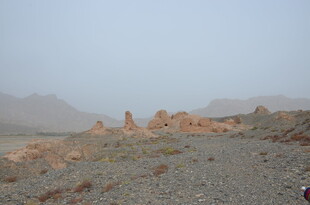 沙漠中的古老遗迹景观