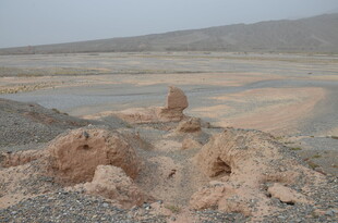 沙漠中的古老遗迹