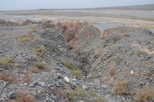 干涸河床的碎石地貌