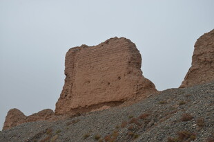 古老土城墙遗迹