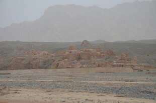 沙漠中的古老遗迹景观