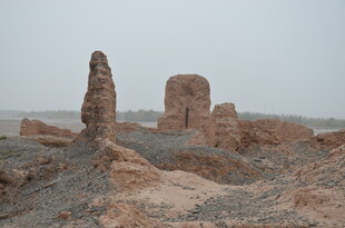 沙漠中的古老遗迹