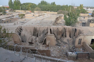 古老破败的村落景象