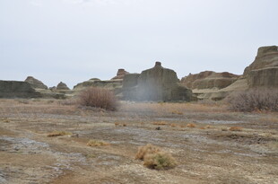 荒凉戈壁地貌景观