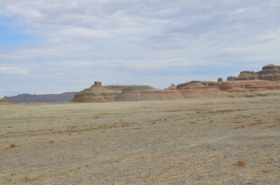 广袤荒漠中的独特地貌