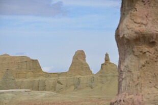 壮观雅丹地貌景观