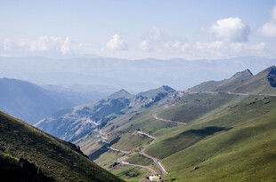山间美景 绿野绵延