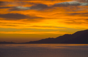 壮丽海上日出霞光美景