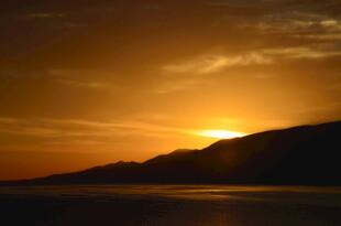 夕阳下的山海美景