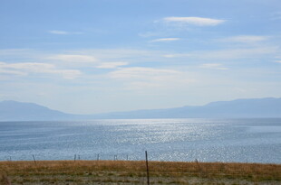 湖畔风光 辽阔天地美景