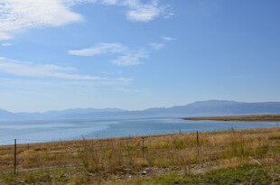 湖畔风光 辽阔天地美景