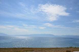 蓝天碧海的美丽自然景观