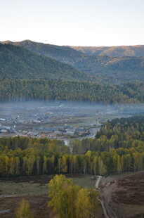 秋日山谷风光美景