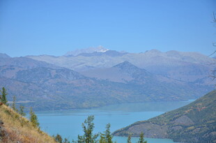 美丽湖山自然风光