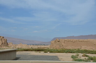 沙漠风光中的开阔景致