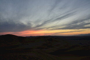 黄昏时分的壮丽天空景观