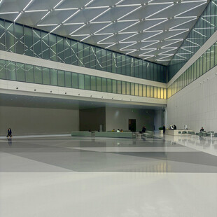 现代风格宽敞室内空间