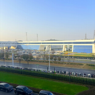 现代化机场外观景象