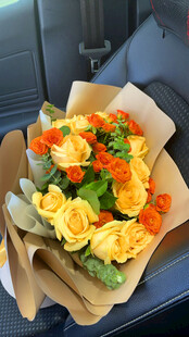 车内精美花束