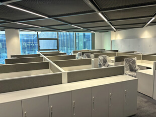 现代开放式办公区域场景