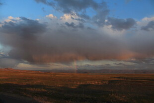 草原上空壮丽的云霞景观