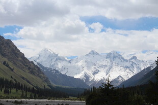 壮丽雪山风景