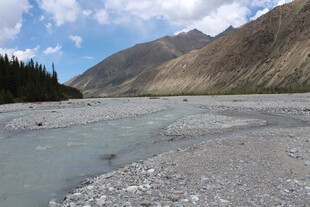山间河流 自然美景如画