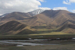 壮丽高原山脉风光