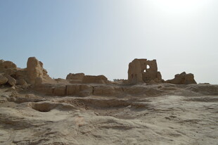 沙漠中的古老遗迹