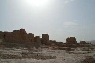 沙漠中的古老遗迹