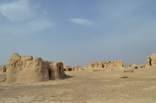 沙漠中的古老遗迹