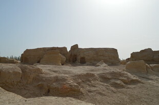 沙漠中的古老遗迹