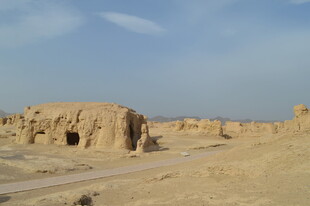 沙漠中的古老遗迹